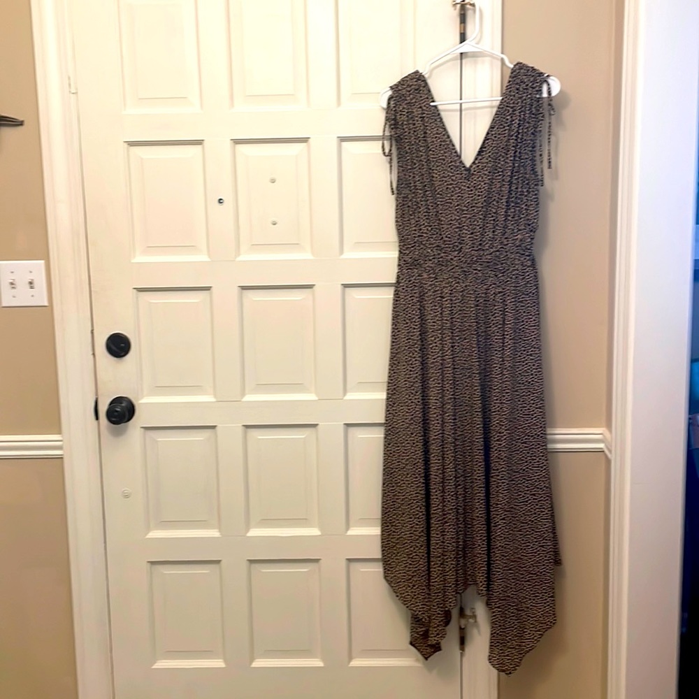 Small leopard print, maxi dress with V neckline both front and back